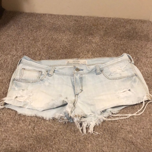 Abercrombie & Fitch Pants - Abercrombie ripped denim shorts